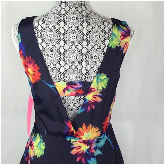 Betsey Johnson V Back Purple Multi Color Flowered Dress NWT - Picture 3 of 6